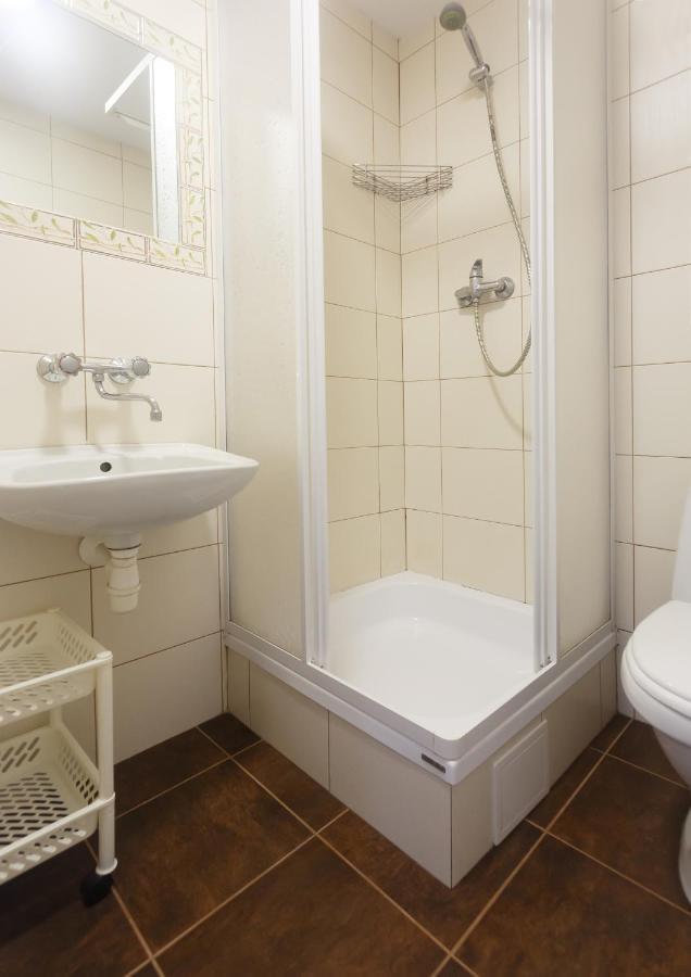 U Podnoza Kotarza Hotell Brenna Exteriör bild