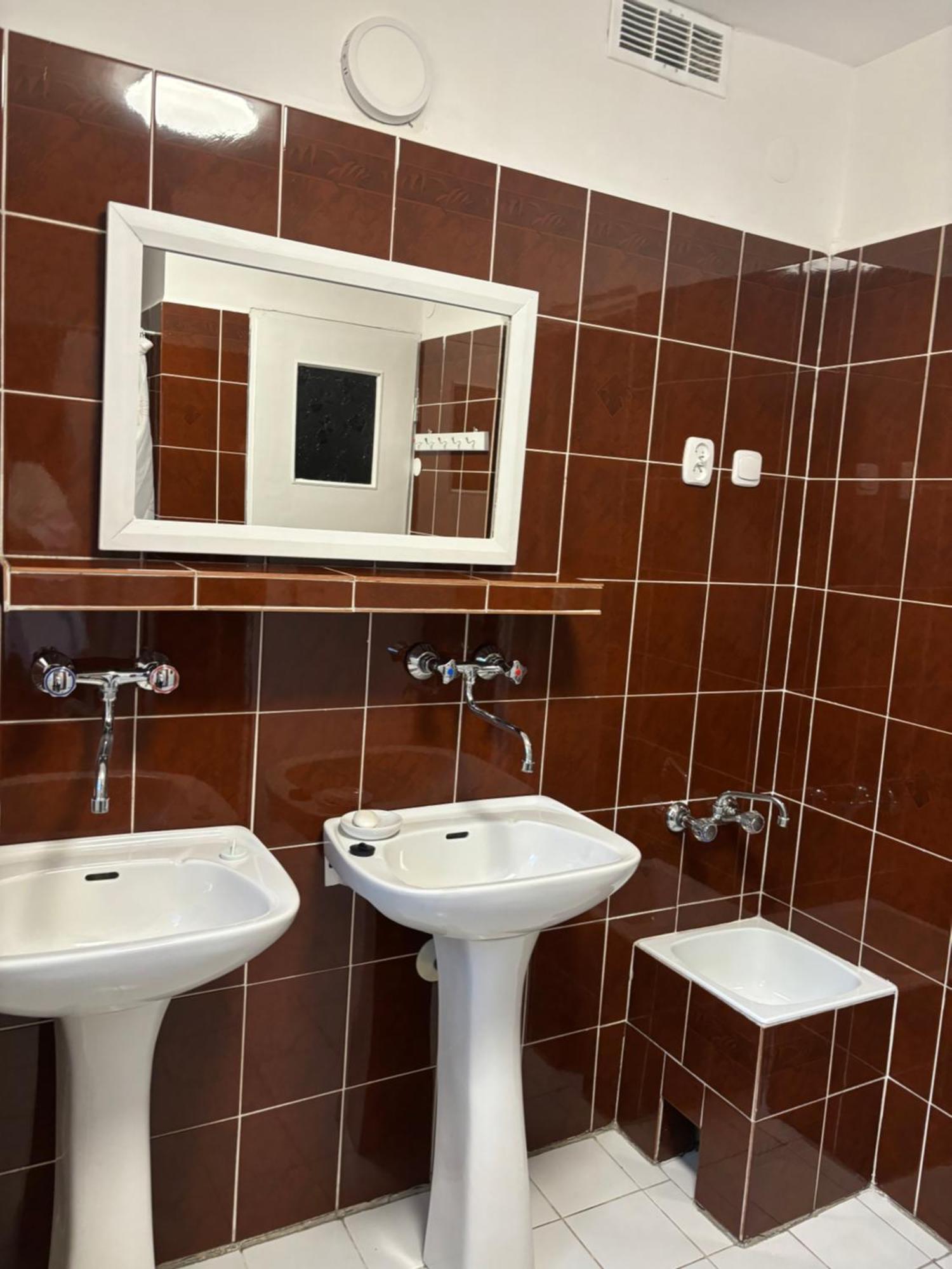 U Podnoza Kotarza Hotell Brenna Exteriör bild